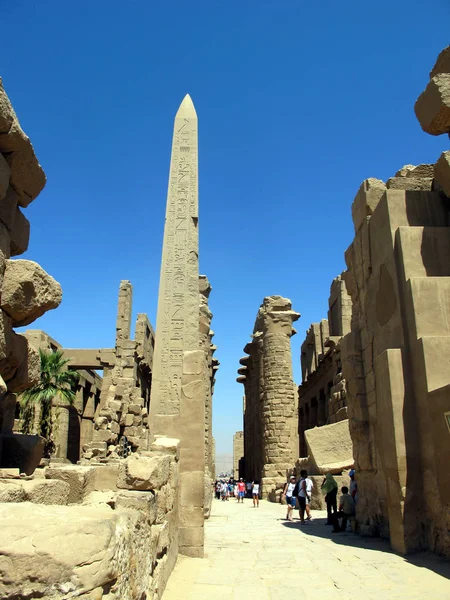 De tempel van Karnak in Luxor is de grootste tempel complex van het oude Egypte. — Stockfoto