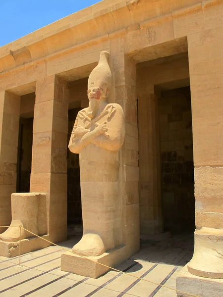 Chrám královny Hatshepsup. Historické památky starověku. — Stock fotografie