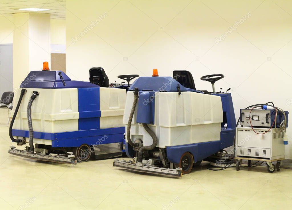 Machines for cleaning large spaces. Professional floor cleaning machines.