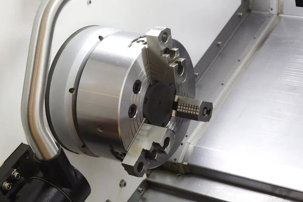 Máquina de processamento de metal. Máquina de trituração de metal CNC . — Fotografia de Stock