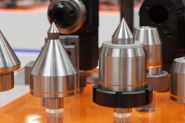 CNC makine için büyük boy frezeleme chuck. Metal.