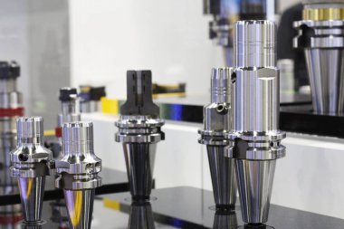 CNC makine için büyük boy frezeleme chuck. Metal.