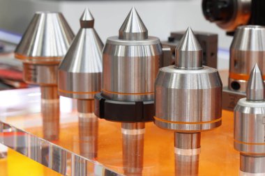 CNC makine için büyük boy frezeleme chuck. Metal.