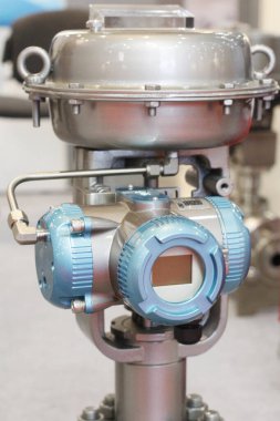 Endüstriyel uygulamalar için geniş çaplı çelik kontrol vanası.