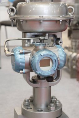 Endüstriyel uygulamalar için geniş çaplı çelik kontrol vanası.