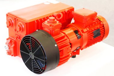 Elektrikli motor. Senkronize motor. Doldurma ekipmanları, fabrikalar için endüstriyel ekipmanlar. Gıda endüstrisi.