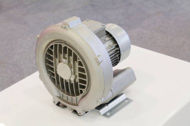 Elektrikli motor. Senkronize motor. Doldurma ekipmanları, fabrikalar için endüstriyel ekipmanlar. Gıda endüstrisi.