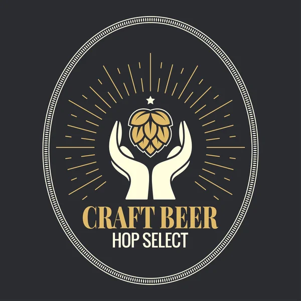 Bier hop in handen vintage logo op zwarte achtergrond — Stockvector