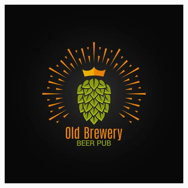 Brauerei-Logo mit Hopfen und Krone auf schwarzem Hintergrund — Stockvektor