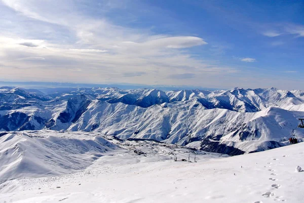 Güzel kış dağlar peyzaj Gudauri, Stepantsminda alan, Georgia