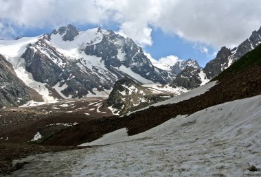 görünümünü Çimbulak Kayak Merkezi, Almatı, Kazakistan 