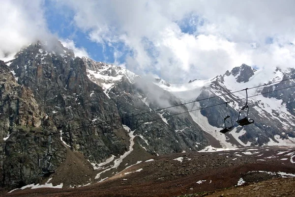 görünümünü Çimbulak Kayak Merkezi, Almatı, Kazakistan 