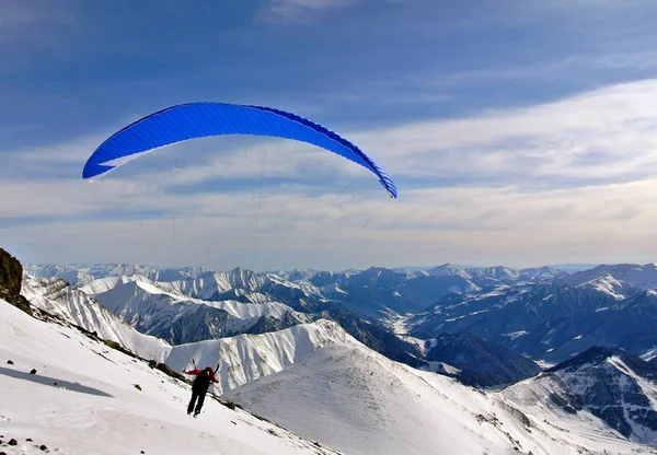 Volando Parapente Estación Esquí Gudauri Gran Cordillera Del Cáucaso Georgia — Foto de Stock