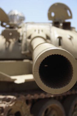 tank namlu üzerinde arka plan bulanık, yakın çekim