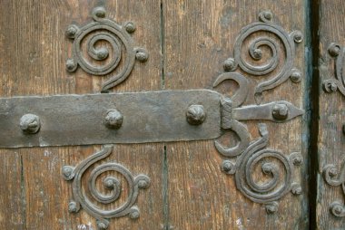 arka plan olarak vintage süslemeli eski kapılar 