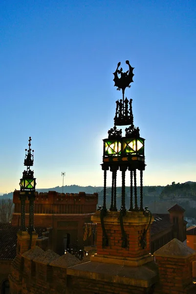 Teruel Spanya Metal Konstrüksiyon Ile Binanın Tepesinde — Stok fotoğraf