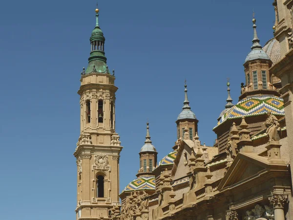 Pilar Katedrali Nin Düşük Açılı Manzarası Katolikler Için Önemli Dini — Stok fotoğraf