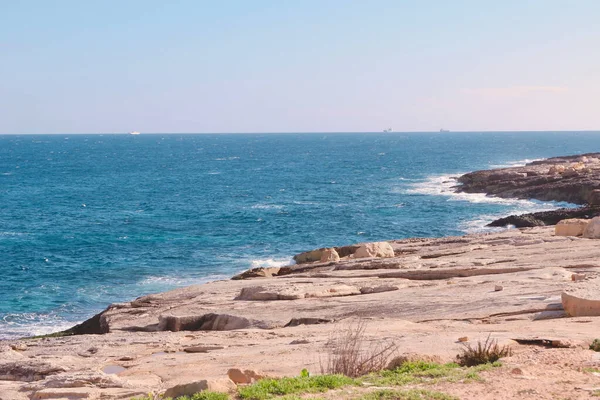 Marsaskala Insan Olmayan Rocky Deniz Kıyısı Hattı Malta Akdeniz - Stok İmaj