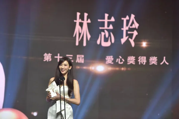 台湾模特兼女演员林志玲出席2018年12月19日在中国香港举行的2018年颁奖典礼 — 图库照片