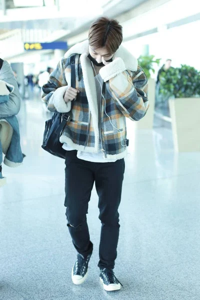 中国歌手 演员张宜兴 俗称韩中男孩集团 Exo 7日抵达中国北京首都国际机场 — 图库照片