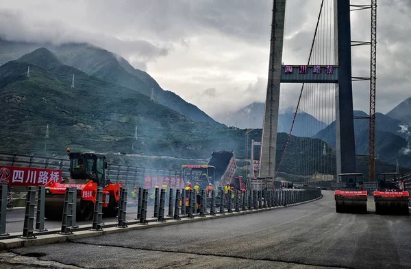 Xingkangte Bridge Expressway Linking City Kangding County Construction Dadu River — Stock Photo, Image