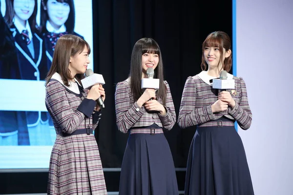 Soldan Sağa Akimoto Manatsu Asuka Saito Japon Idol Grubu Nogizaka46 — Stok fotoğraf
