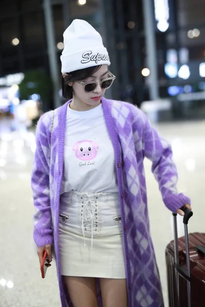 Actriz China Victoria Song Song Qian Llega Aeropuerto Internacional Shanghai —  Fotos de Stock