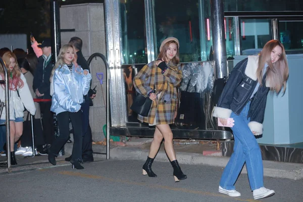 Південнокорейські Дівчина Групи Fromis Можуть Бути Присутні Члени Зйомок Сесії — стокове фото