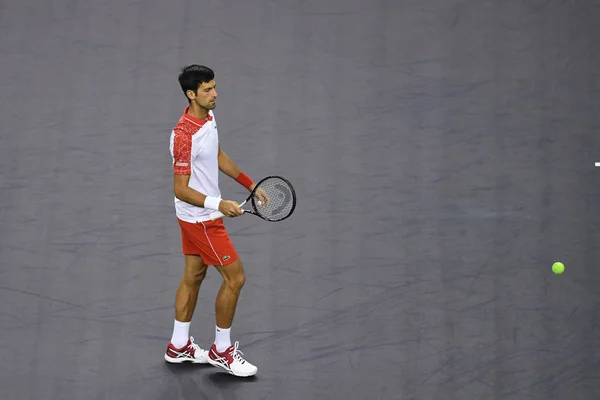 Novak Djokovic Serbiens Returnerar Ett Skott Till Jeremy Chardy Frankrike — Stockfoto