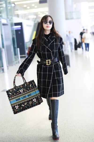 Attrice Hong Kong Angelaby Arriva All Aeroporto Internazionale Shanghai Hongqiao — Foto Stock