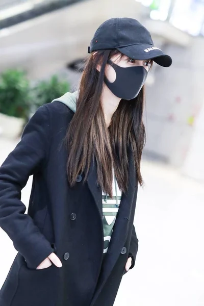 Actrice Hong Kong Angelababy Arrive Aéroport Shanghai Chine Novembre 2018 — Photo