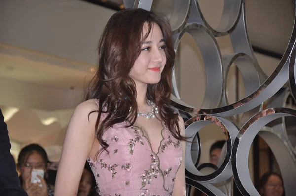 Kinesiska Uigur Skådespelerska Dilraba Dilmurat Deltar Invigningen För Mikimoto Premium — Stockfoto