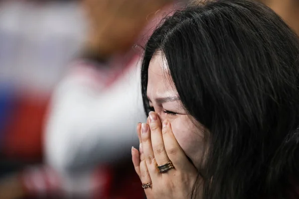 Una Fan Femenina Llora Después Que Roger Federer Suiza Fuera —  Fotos de Stock