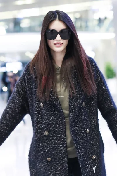 Chinese Model Sui Pictured Arriving Shanghai Hongqiao International Airport Shanghai — Stock Fotó