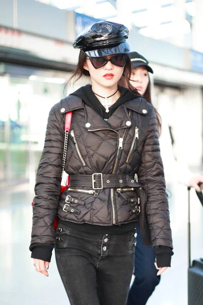 Cantante Actriz Taiwanesa Angela Chang Llega Aeropuerto Antes Salida Shanghai —  Fotos de Stock