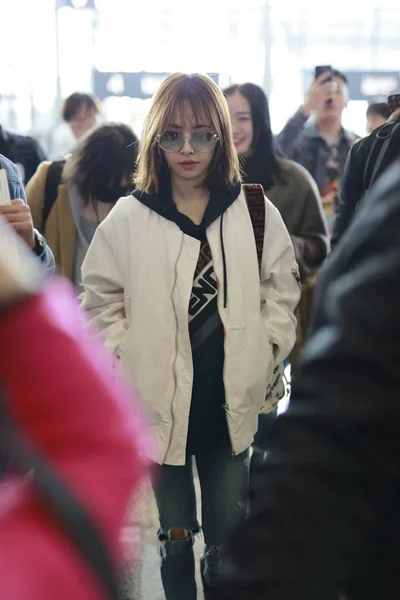 Taiwanees Zangeres Jolin Tsai Arriveert Bij Shanghai Hongqiao International Airport — Stockfoto