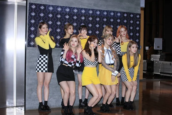Miembros Del Grupo Chicas Surcoreanas Fromis Asisten Sesión Filmación Episodio — Foto de Stock