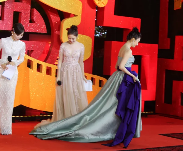 Κινέζα Ηθοποιός Jing Tian Φτάνει Στο Κόκκινο Χαλί Για Διεθνές — Φωτογραφία Αρχείου