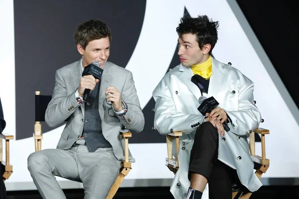 Brits Acteur Eddie Redmayne Links Amerikaans Acteur Zanger Ezra Miller — Stockfoto