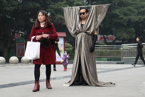 Homem Chinês Anos Dou Xiaogang Veste Com Suas Roupas Auto — Fotografia de Stock