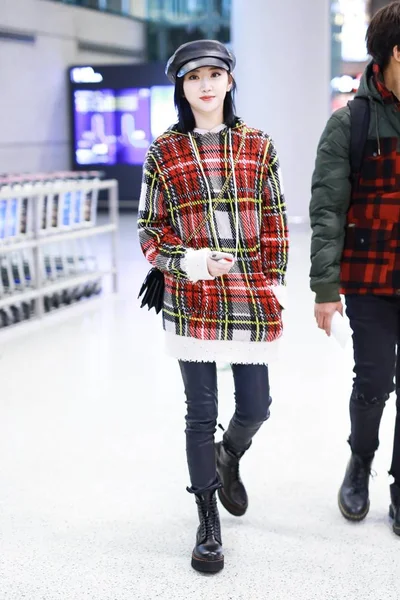 Attrice Cinese Jing Tian Fotografata All Aeroporto Internazionale Shanghai Hongqiao — Foto Stock