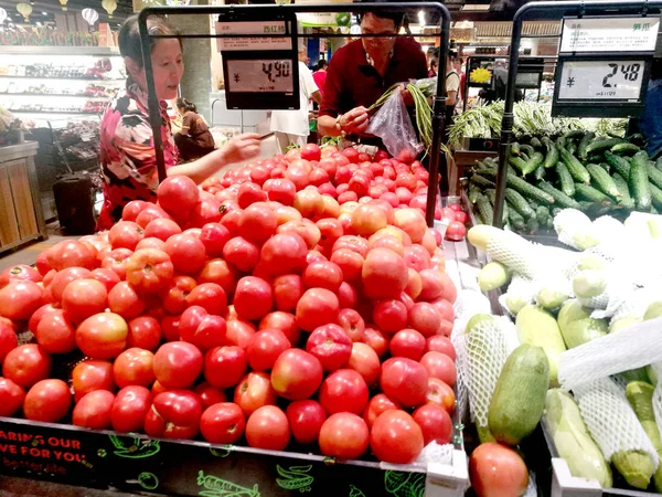 Kunden Kaufen Gemüse Einem Supermarkt Der Stadt Huaibei Der Ostchinesischen — Stockfoto