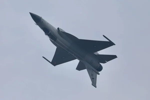 Pakisztáni Légierő Thunder Xiaolong Vagy Vad Sárkányt Fighter Jet Repül — Stock Fotó