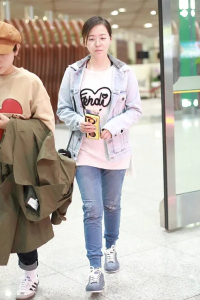 Chinese Zangeres Jane Zhang Zhang Liangying Arriveert Beijing Capital International — Stockfoto