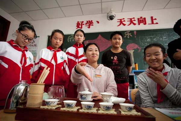 2018年10月16日 北京の学校でお茶の授業を受講 — ストック写真