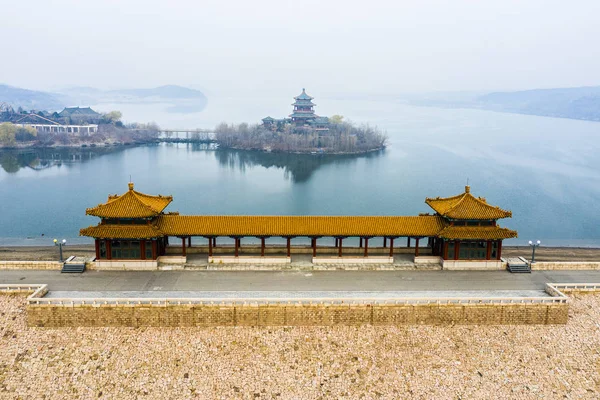 명나라 저수지 베이징 2018에에서 무거운 스모그에 Shisanling 저수지의 — 스톡 사진