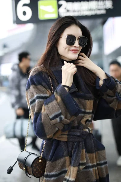 Chinese Supermodel Sui Arrives Shanghai Hongqiao International Airport Shanghai November — Stock Photo, Image