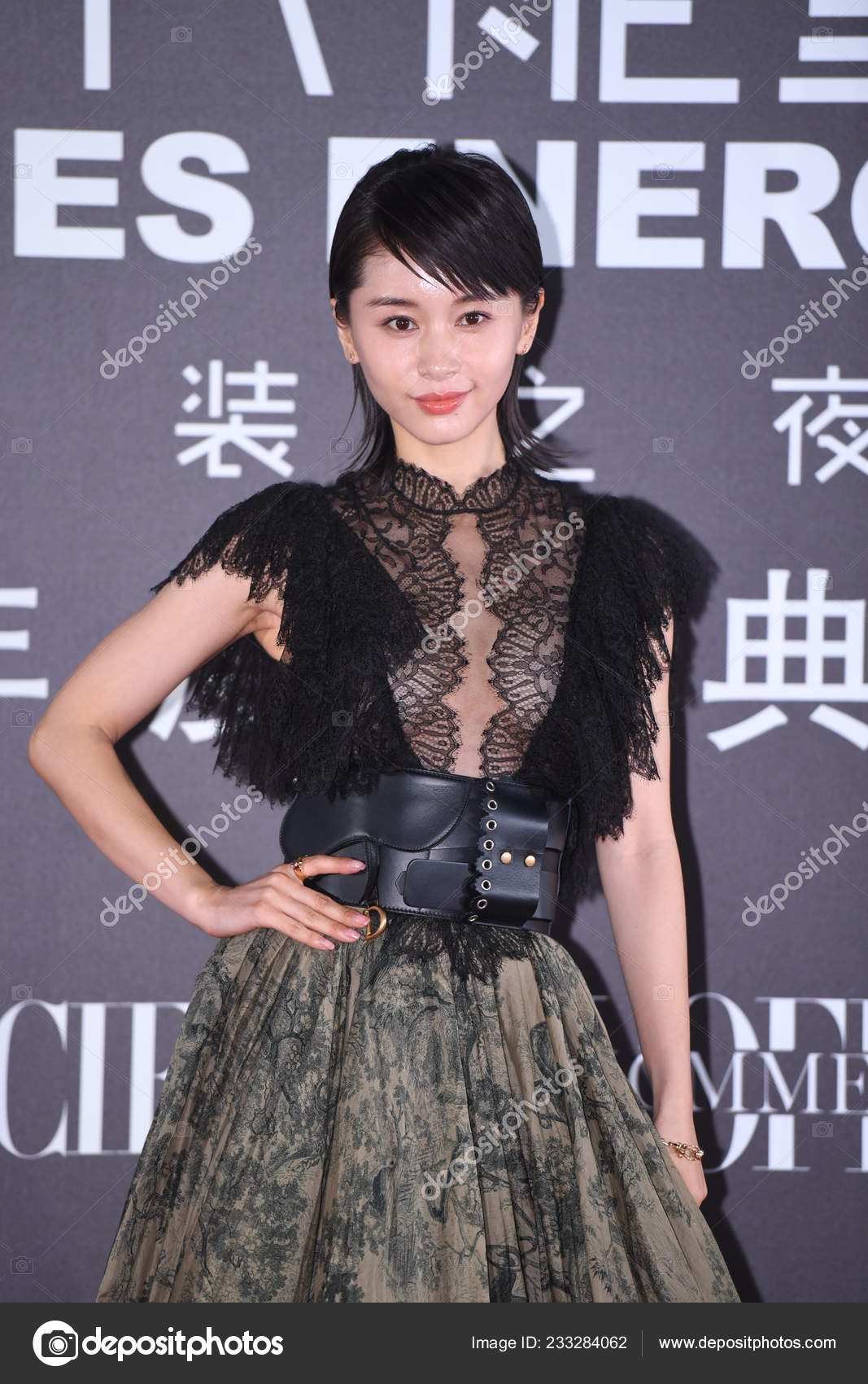 Chinese Actress Olivia Wang Wang Ziwen Arrives Red Carpet L'officiel