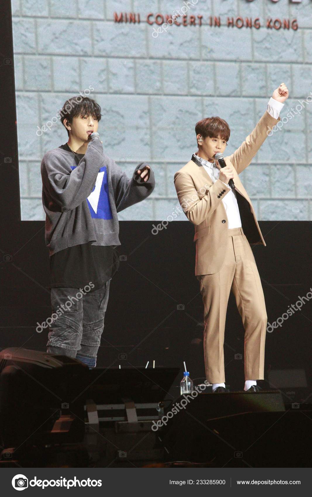 Yang Seob Yoseob Right Yong Jun Hyung Junhyung South Korean — Stock  Editorial Photo © ChinaImages #233285900, image size:1067x1700