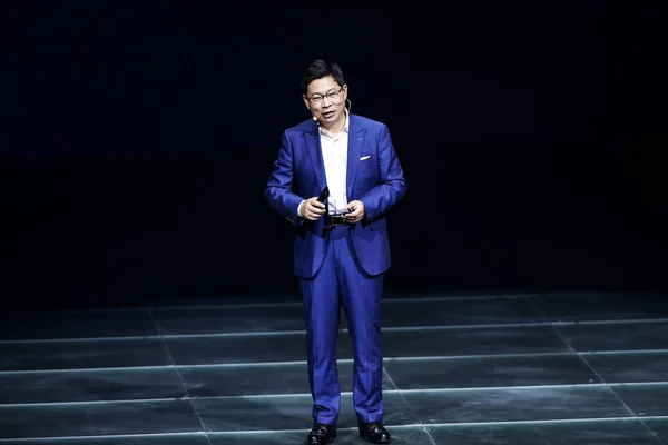 Richard Chengdong Director Ejecutivo Del Grupo Empresarial Consumo Huawei Habla — Foto de Stock